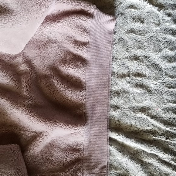 Pink/blush fluffy sweater - Picture 4 of 4